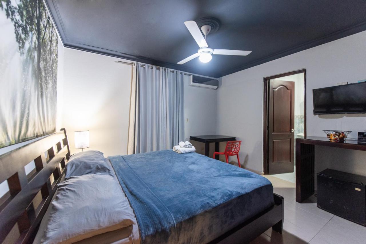 Hotel Casa Jum ซานติอาโก เด ลอสกาบาเญโรส ภายนอก รูปภาพ