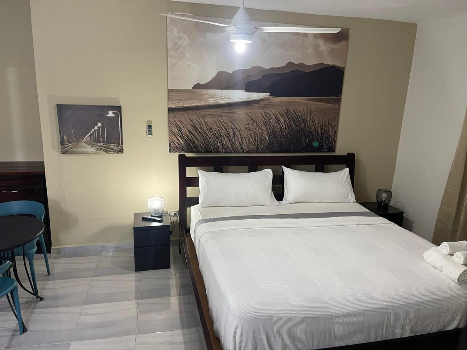 Hotel Casa Jum ซานติอาโก เด ลอสกาบาเญโรส ภายนอก รูปภาพ