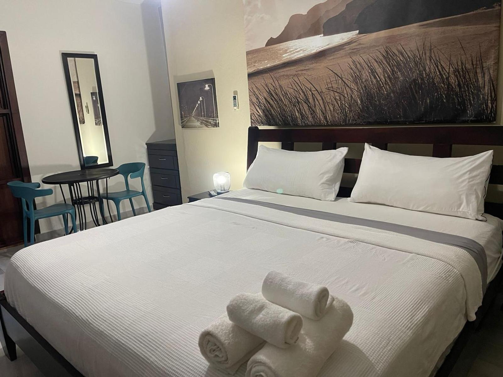 Hotel Casa Jum ซานติอาโก เด ลอสกาบาเญโรส ภายนอก รูปภาพ